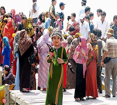 الملابس التركمانية: عرض للأصالة والجاذبية